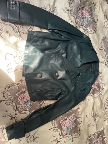 Boşqablar: Dəri kurtka, Bershka, S (EU 36)