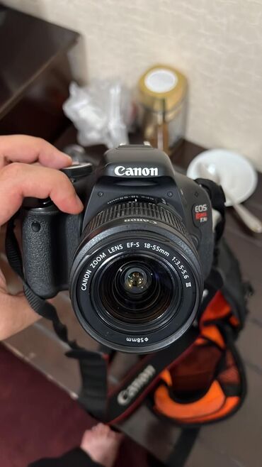 canon fotoaparat: Canon 600D fotoaparat Az və səliqəli işlənilib. Çanta,adaptor