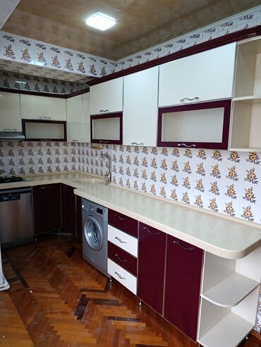 Комплекты диванов и столов: Kuxna Mebeli. 450azn. ölçü 3.50 nin 1.60 a ümümi 5 metr əla