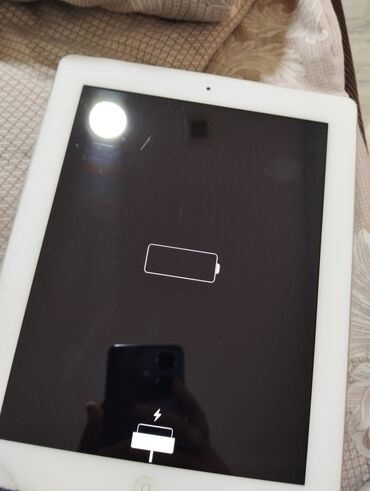 Apple iPad: İşlənmiş Apple iPad 3 (2012), 7,9", < 64 GB, Ünvandan götürmə