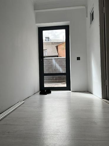 Продажа полдома: Продаю уютное пространство для большой и дружной семьи. Если вашего — 6