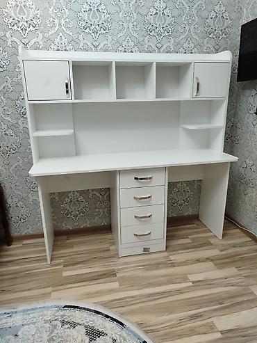 kompyuter stol: Düz masa, Polkalı, Siyirməli, Rusiya, Sadə laminat — 3