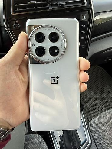 OnePlus: OnePlus 12, Б/у, 256 ГБ, цвет - Белый, В рассрочку, 2 SIM — 2