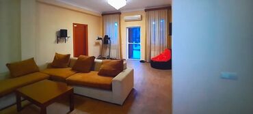 Həyət evləri və villaların satışı: Ev monolit betonla, qaya üzərində tikilib, dəniz mənzərəlidir. 1-ci — 14