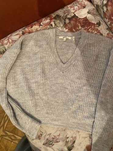 polo одежда: Укороченый свитер cotton брала за 2500 отдам за 600 сом носила один