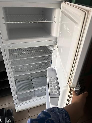 морозильник indesit: Холодильник Indesit, Б/у, Двухкамерный — 3