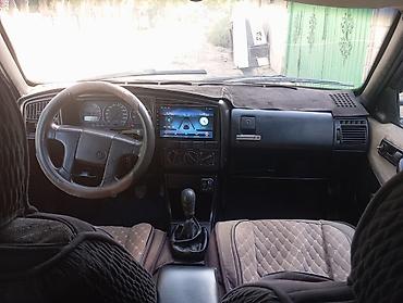 подлокодник: Volkswagen Passat: 1990 г., 1.8 л, Механика, Бензин, Седан — 8