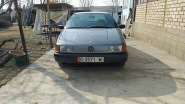 продажа авто матиз: Volkswagen Passat: 1988 г., 1.8 л, Механика, Бензин, Седан