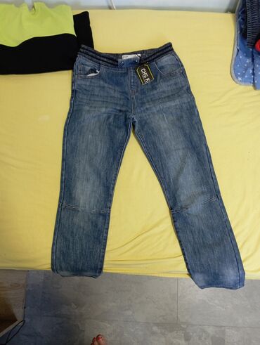 bershka farmerke br: 152-158