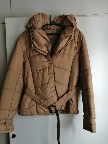 ženske zimske jakne c a: Jakna kratko nosena. Velicina L