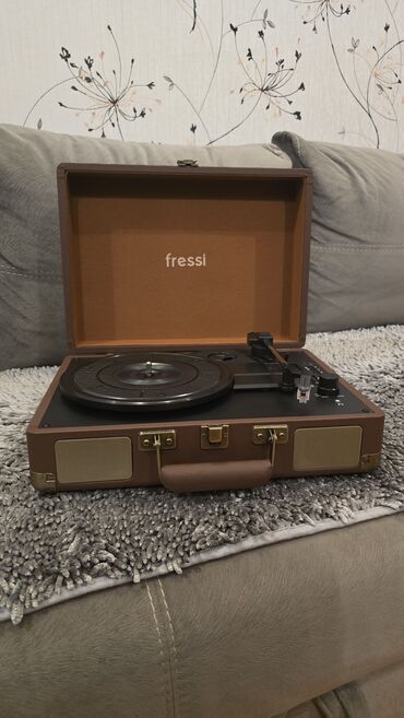 Qrammofon və patefonlar: Qrammafonlar Mehduddur!!! Çox gözəl Retro Qramafonlar və göz oxşuyan — 6