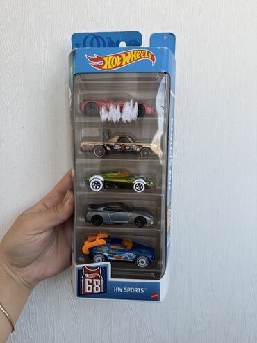 oyuncak masinlar: Hot wheels masinlari. Orginaldir ve demirdir her biri