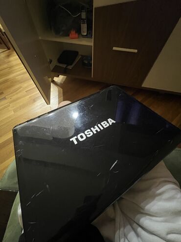 Masaüstü kompüterlər və iş stansiyaları: İşlənmiş Toshiba, 13.3 ", AMD A3, 256 GB, Ünvandan götürmə