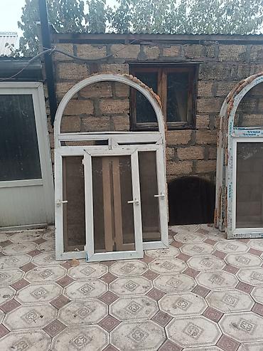plastik pəncər: Plastik qapi 2 eded 
77*220 sm. bir ededi
Ayna 128*195 sm. bir ededi — 2
