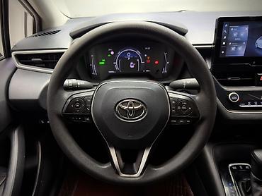 Toyota: Toyota Corolla: 2023 г., 1.8 л, Вариатор, Гибрид, Седан — 9