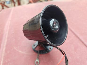 sipka za stvari: Sirena alarma 6 tonova 12V. Polovno skinuto sa isecenog auta Lada — 1