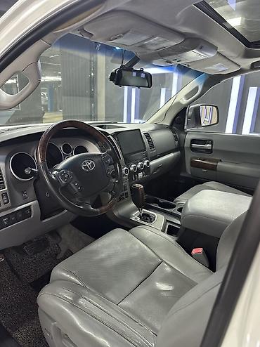 Toyota: Toyota Sequoia: 2010 г., 5.7 л, Автомат, Газ, Внедорожник — 6