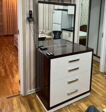 купить трюмо с зеркалом: İşlənmiş, Termolar, Çatdırılma yoxdur