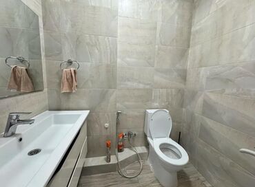 Долгосрочная аренда квартир: 3 комнаты, Риэлтор, Без подселения, С мебелью полностью — 10