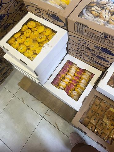 kərəm yağı: Məhsul: Qutuda assorti peçenye Təsvir: - Klassik şirniyyat assortisi — 1
