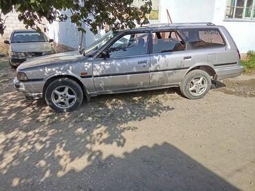 камри 1989: Toyota Camry: 1989 г., 2 л, Механика, Бензин, Универсал