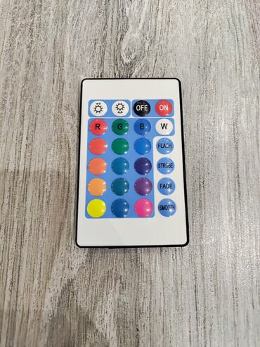 Sifarişlə əl işləri: 3d baralyef əl işi Saat və ayın birlikdə ahəngi Tamamilə əl işidir — 10