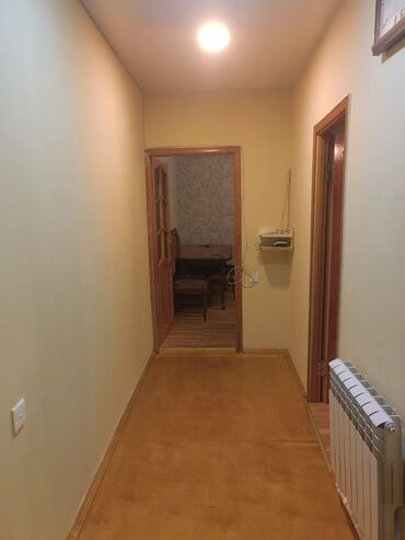 Uzunmüddətli kirayə mənzillər: 6ci mk 2otaqlı içi əşyalı ev kira verilir 380 AZN 5in 5ci mərtəbəsi — 15