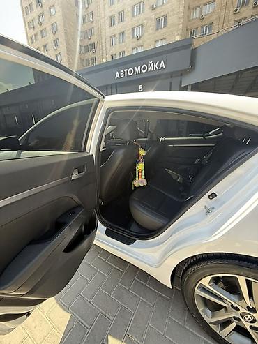 ate: Hyundai Elantra: 2018 г., 1.6 л, Седан — 7