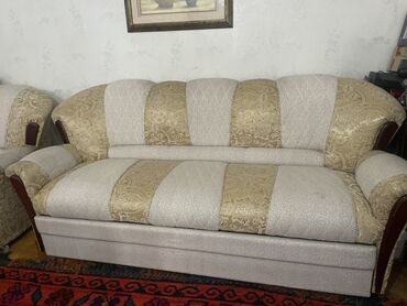 диван с креслами: Цвет - Бежевый, Б/у