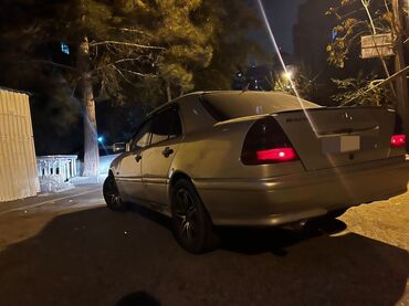 Mercedes-Benz: Salam. Maşin şəxsidir. İline göre yaxşı vəziyyətdədir. Şəkildən də — 16