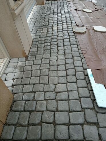 Жидкие обои: Döşəmə üçün təbii görünüşlü daş plitələr - Material: beton əsaslı