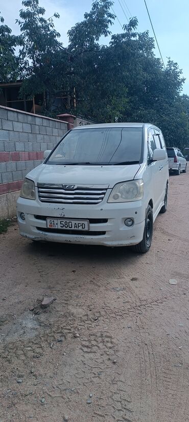 купить машины: Toyota Noah: 2003 г., 2 л, Автомат, Бензин, Минивэн