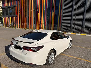 lexus ct 200: Toyota Camry: 2.5 l | 2021 il Sedan — 2