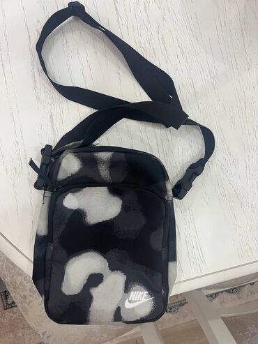 рюкзак для кошек: Продаю барсетки рюкзаки барсетка coach не разу ни носил в упаковке