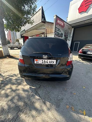 срочно портер сатылат: Honda Jazz: 2009 г., 1.5 л, Кол менен иштөөчү, Бензин, Хетчбек — 5