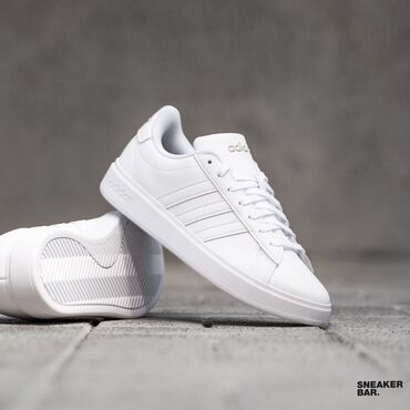 qadın ketləri botlar: Adidas, Размер: 39, цвет - Белый, Новый