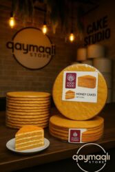 Stend vitrinləri: Tort biskviti hazir məhsyl.Qiymət 8 Azn.Tort ləvazimatlari teqdim