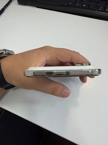 2 gb: IPhone Air, Б/у, 512 ГБ, Белый — 4