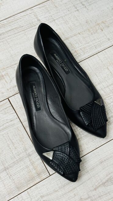 женские кожаные туфли: Туфли 40, цвет - Черный