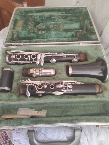 trombon muzykalnyi instrument: Klarnet satılır 570 manata fransuzki orginal aletdi saz vəziyyətdə