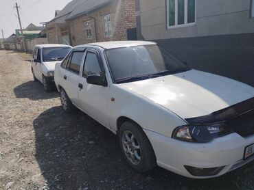 пассат зеркало: Daewoo Nexia: 2011 г., Седан