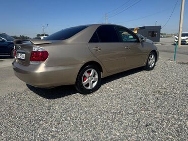 самая деловая машина: Toyota Camry: 2004 г., 2.4 л, Автомат, Газ, Седан