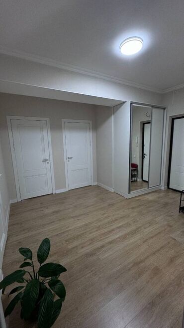 3 комнатная квартира 104 серии бишкек: 2 комнаты, 93 м², Элитка, 10 этаж, Евроремонт