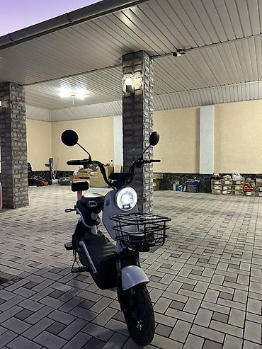 маленькие электромобили: Электрический мопед (скутер) городского типа - Компактный — 1