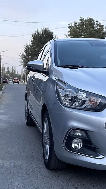 Продажа авто: Chevrolet Spark: 2016 г., 1 л, Вариатор, Бензин, Хэтчбэк — 2
