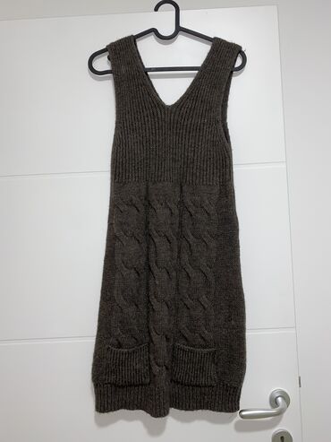 haljina sada: M (EU 38), bоја - Crna, Drugi stil, Kratkih rukava