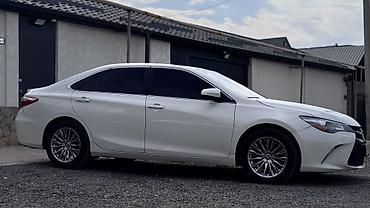 ручка переключения передач: Toyota Camry: 2016 г., 2.5 л, Автомат, Гибрид, Седан — 2