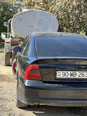 Opel: Opel Vectra: 1.8 l | 2000 il Sedan — 18