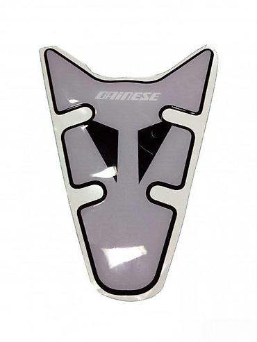 kurac: DAINESE - tank pad - 502 📌 Opis: Samolepljivi protektor za rezervoar — 1