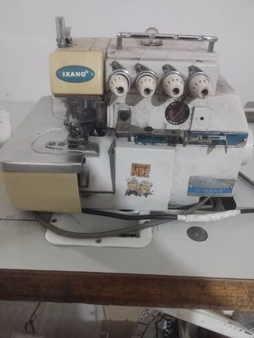 продаю швейные машины: Швейная машина Оверлок